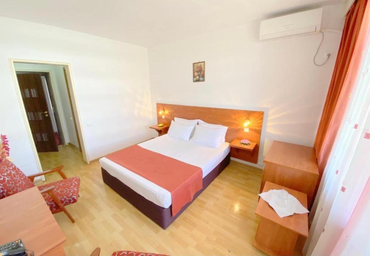 Hotel Tomis Neptun Exterior foto