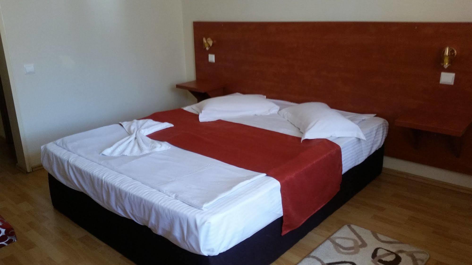 Hotel Tomis Neptun Exterior foto
